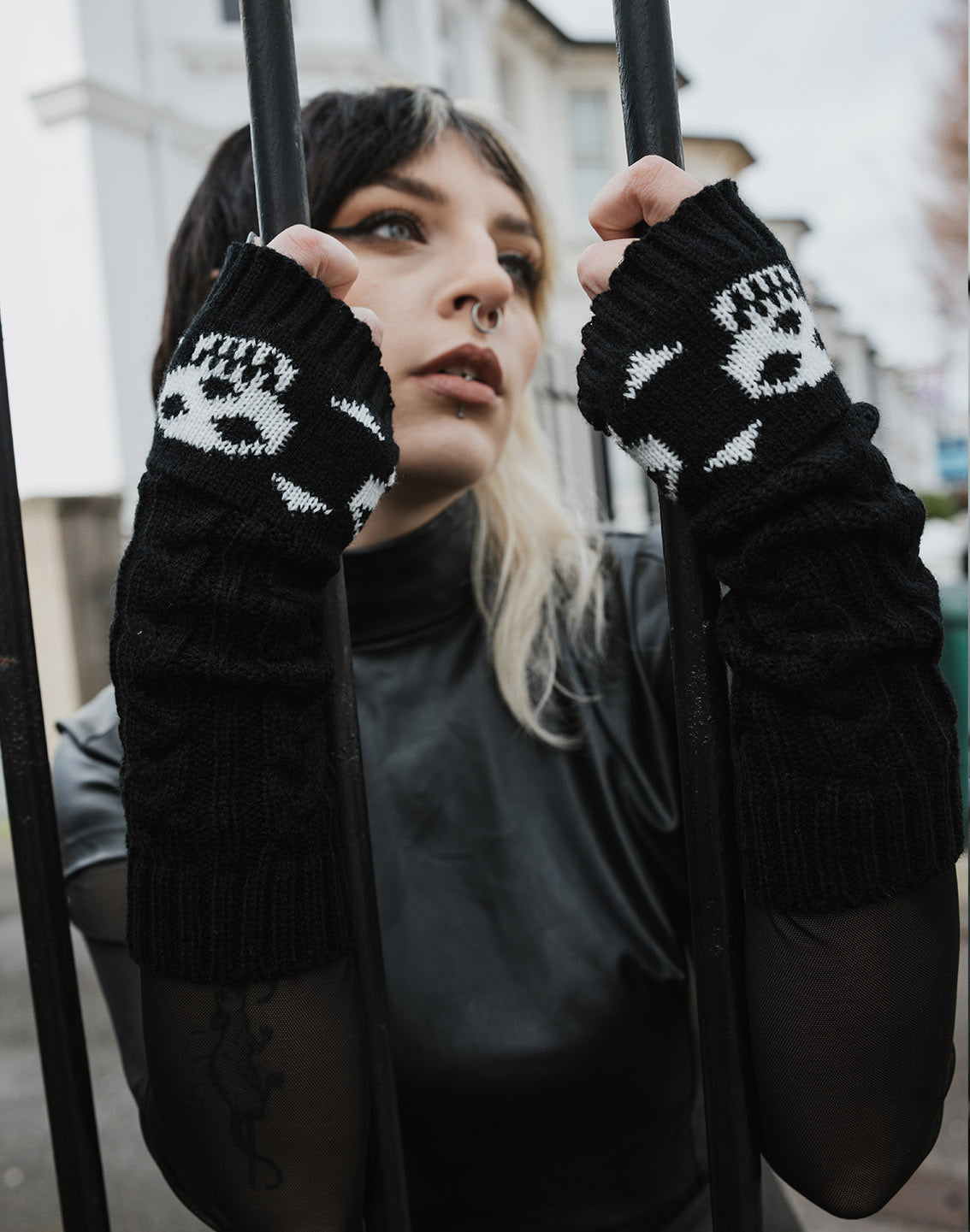 Pamela Mann Skull &amp; Crossbones Fingerless Gloves
